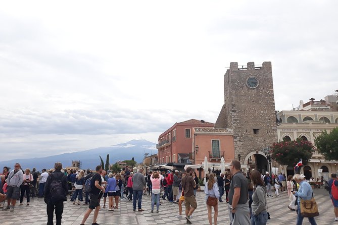 Taormina & Castelmola With Lunch - Piazza Duomo and Corso Umberto I: Where the Walking Really Starts