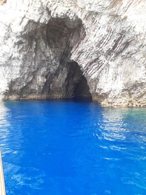 Taormina Coast : Classic Tour with aperitif - Lovers’ Grotto (Day Grotto): why it’s special from the boat
