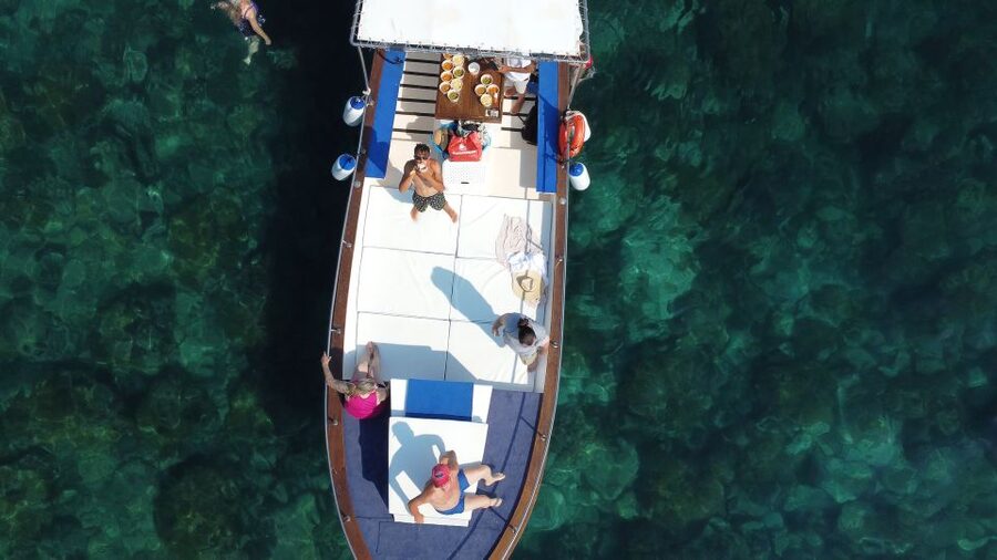 Taormina: Coastal Highlights Cruise with Wine & Food Tasting - Price and value for a 3-hour Sicilian break