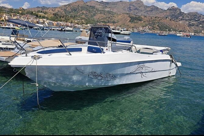 Taormina Dolfin 2-hour boat tour - Boat Type, Group Size, and Comfort With 24 People