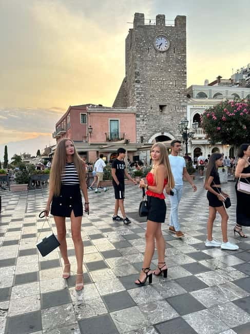 Taormina: exclusive tour with food, drinks, and sunset, pick-up from Catania - Duomo Square and Corso Umberto: the perfect start before the views