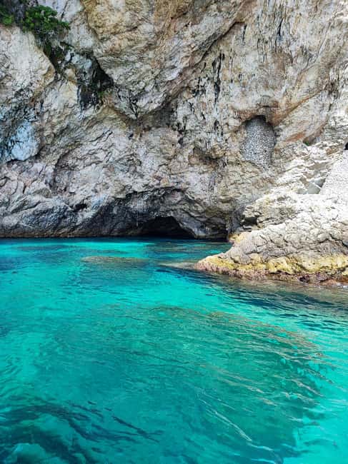 Taormina Giardini Naxos: Boat Tour with Aperitif & SwimMasks - Grotta dell’amore and the quick photo moments that actually matter