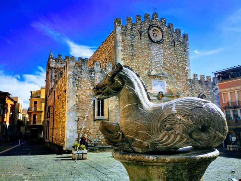 Taormina: Guided Walking Tour - Starting at Porta Catania: you get your bearings fast