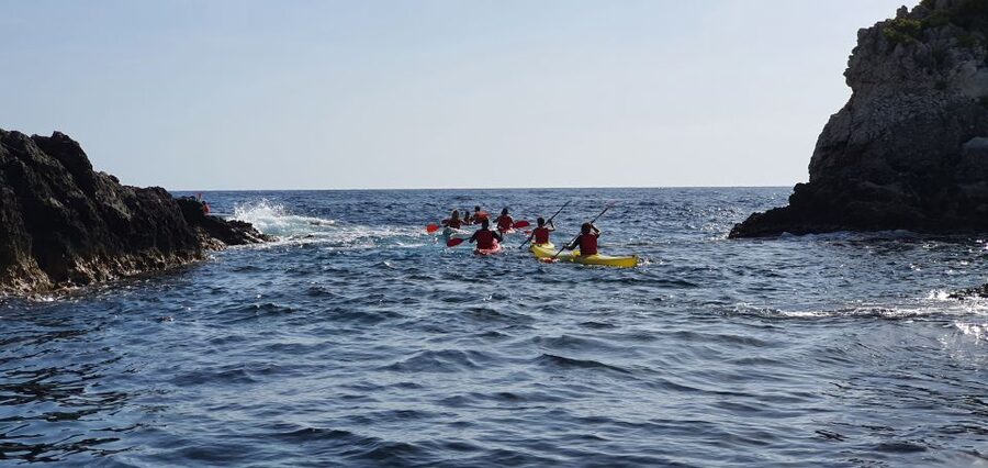 Taormina: Kayak Coastal Tour to Isola Bella and Blue Grotto - Guides, Group Size, and the Small Things That Make a Difference