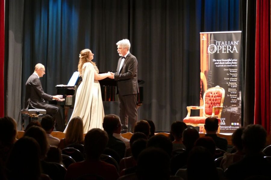 Taormina: Opera Performance in the Nazarena Theater - The 90-minute show format: arias, duets, and a live pianist