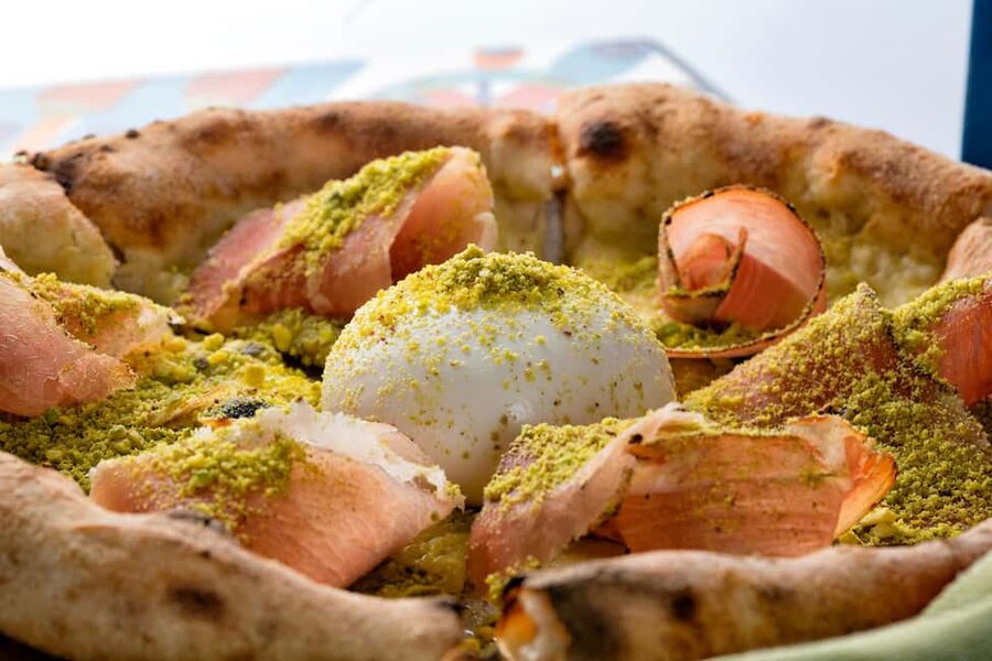 Taormina Pizza making class - Coffee Break and Group Energy: When Fun Helps and When It Gets Loud