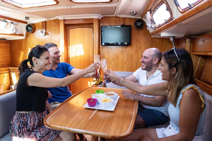 Taormina: Sailing boat tour with aperitif included - Why sail from Giardini Naxos instead of staying in town