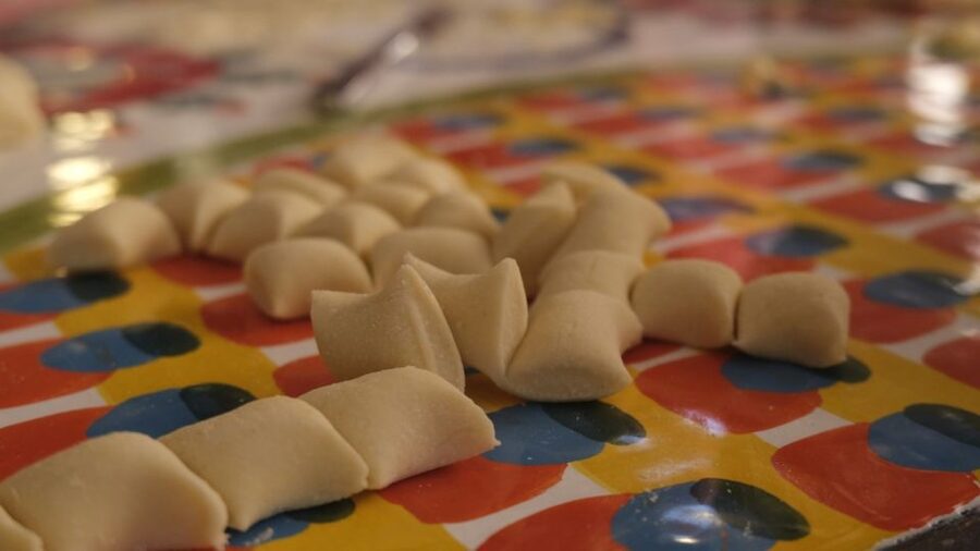 Taormina: Sicilian Cooking Class & Market Tour - Who should do this cooking class in Taormina