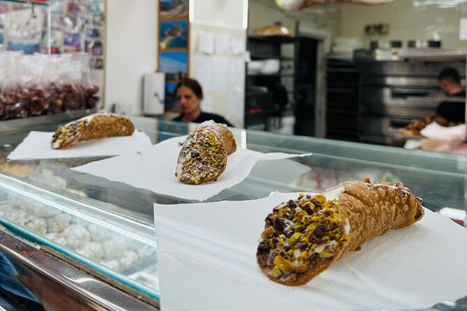 Taormina: Sicilian Street Food & Wine Tour by Do Eat Better - Wine choices explained in plain terms (so you can pick up the pattern)