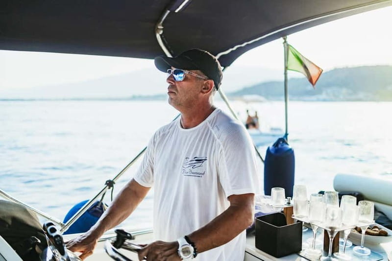 Taormina: Sunset Boat Tour with Dolphin Watching & Aperitif - Group Size, Guides, and How the Evening Feels