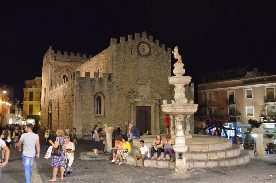 Taormina: Sunset Walking Tour & Aperitif on Rooftop Terrace - Palazzo Corvaja: where eras overlap