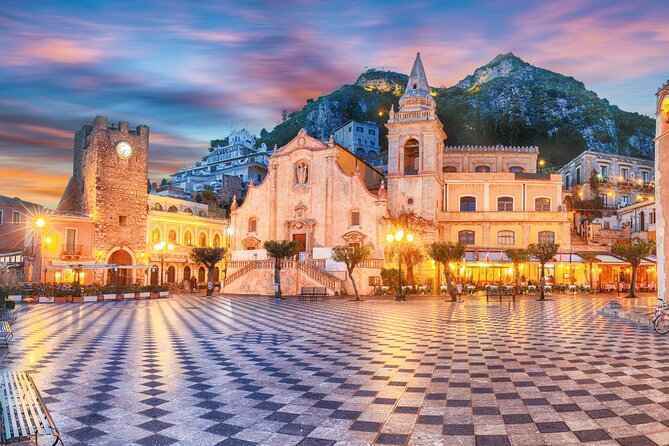 Taormina Walking Tour with Audio and Written Guide by a Local - How the digital audio-and-text guide works in Taormina