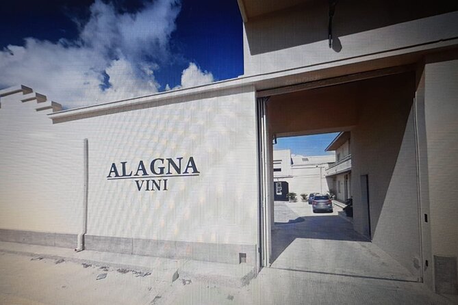Tasting in the historic cellar of Marsala - Seating Style and Group Energy: The One Real Catch