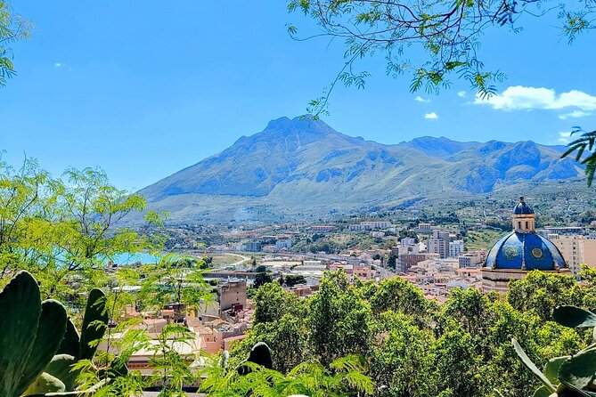 Termini Imerese Walk Tours & Sightseeing - Getting oriented at Piazza Duomo and into old Termini Imerese