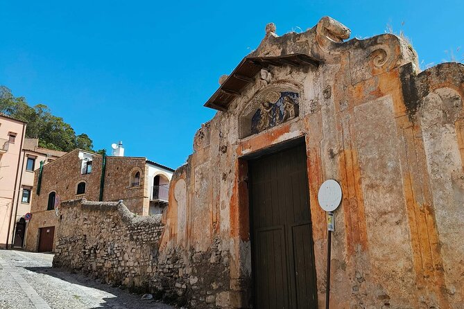 Termini Imerese Walk Tours & Sightseeing - Giovanni’s storytelling and why this tour feels personal