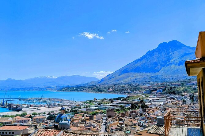 Termini Imerese Walk Tours & Sightseeing - Via Verdura market life and Corso Umberto e Margherita’s commercial heart