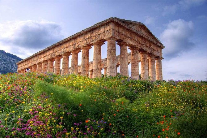 The best of the West Segesta, Erice, Trapani Saline, Full-Day Tour from Palermo - Tempio di Segesta: that Doric temple view you’ll remember