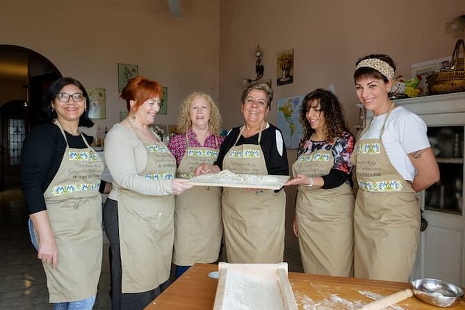 The grandmothers of Commerce Square. The taste of old traditions - Quick hits before you go