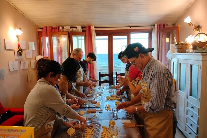 The grandmothers of Commerce Square. The taste of old traditions - Fresh pasta and classic Sicilian sauces: chirarrine and what makes it comforting