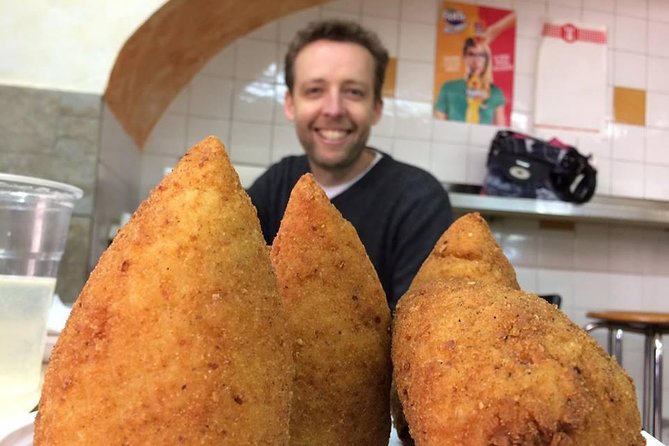 The Original Catania Street Food and Market Tour by Streaty - Piazza dei Quattro Canti: specialties out of the main tourist churn