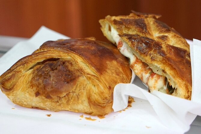 The Original Catania Street Food and Market Tour by Streaty - Starting at Piazza del Duomo: getting your bearings fast