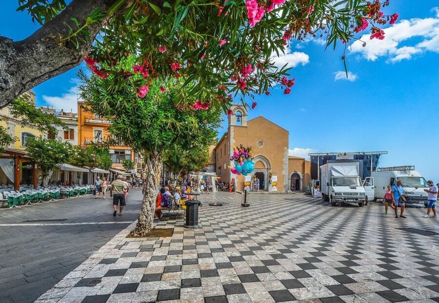 Tour da Messina a Taormina, Castelmola, Isola Bella - Guides, English/Italian/Spanish Support, and the Human Touch