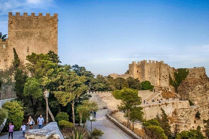 Tour Erice, Trapani salt pans, Segesta - Trapani salt pans and Paceco: windmills, dunes of white, and the salt museum