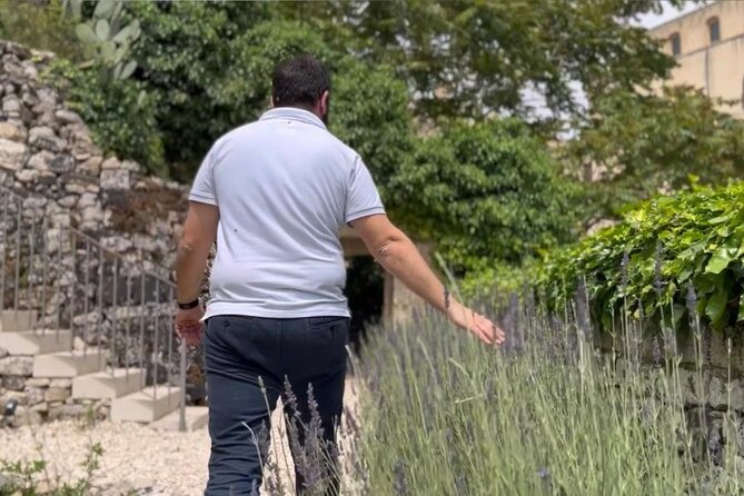 Tour in the heady scents of our garden in Ragusa - Why this Ragusa garden walk feels different