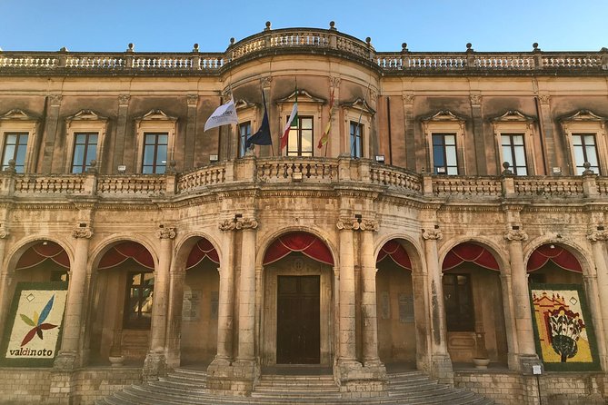 Tour of Ragusa, Modica and Noto from Syracuse with private driver - Choosing your expectations: private escort vs full guided tour