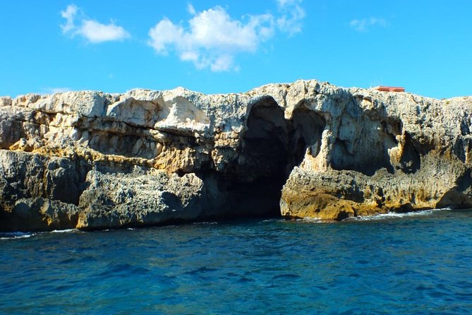 Tour of the island of Ortigia and exploration of sea caves with baths. - The sea caves stop: stalactites, stalagmites, and a planned swim