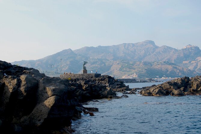 Tour to Baia di Taormina, Isola Bella and Naxos - The Boat Vibe: Music, Drinks, and How the Crew Keeps It Fun