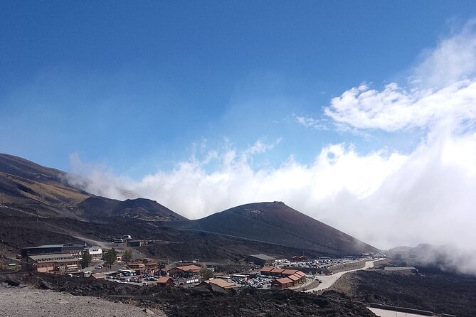 Tour two wineries of Etna wine tasting and lunch - The tour experience: pacing, flexibility, and the guide effect