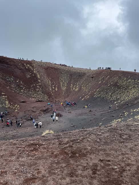 Tours Privato in Mini van Monte Etna e Taormina da Siracusa - From Ortigia to Etna: a private ride with real time at the summit-area
