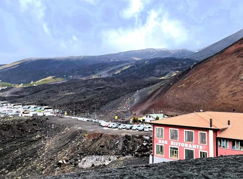 Tours Privato in Mini van Monte Etna e Taormina da Siracusa - The Silvestri craters trek: easy pace, big payoff