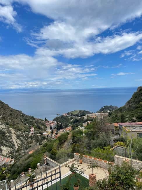 Tours Privato in Mini van Monte Etna e Taormina da Siracusa - Sapienza refuge around 1800m: views, shopping, and choosing your Etna plan