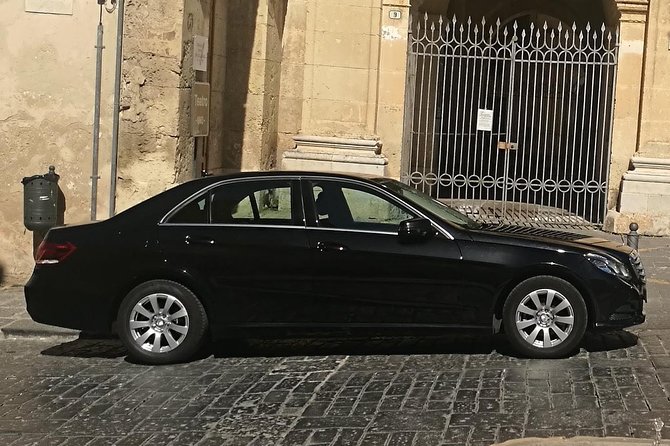 Transfer From Catania Airport to Taormina and surrounding Villages - Comfort and luggage: what the air-conditioned sedan or minivan means for you