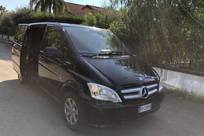 Transfer from Catania Airport - How the transfer works: meeting your driver and loading luggage