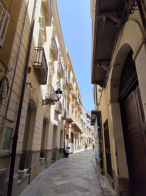 Trapani: Guided Walking Tour with Cannolo - San Lorenzo Cathedral and Purgatorio Church: Where Trapani’s Story Shows Up in Stone