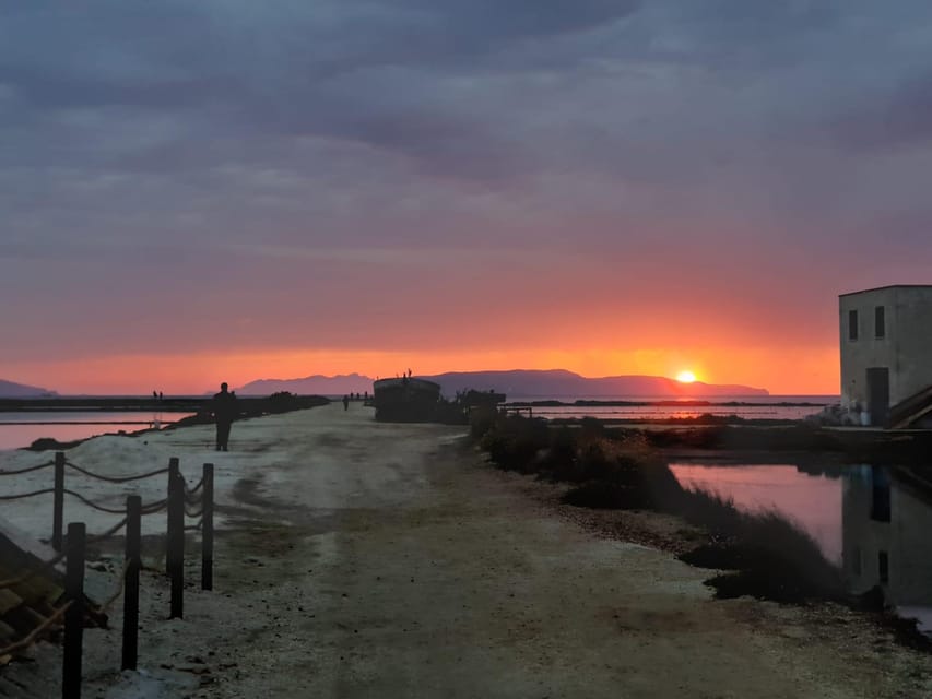 Trapani: Salt Pans Sunset Tour and Flamingo Way - Sunset viewing tips: how to get better flamingo and reflection photos