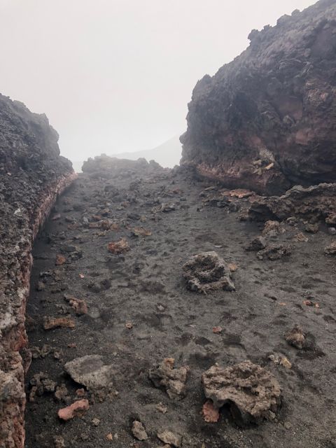 Trekking at 3000 meters on Etna - Walking inside an effusive crater channel at 2,700m