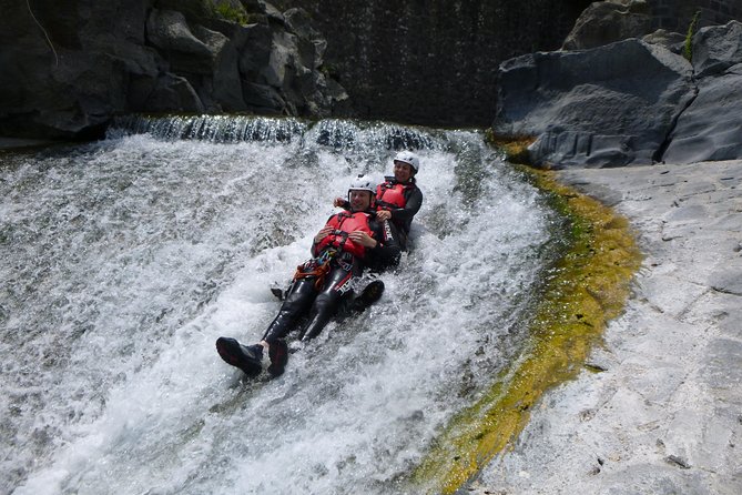 TuffAlcantara - dives, slides and lots of fun in the Alcantara river - The 9:00 AM plan: meeting point, pickup, and timing that works