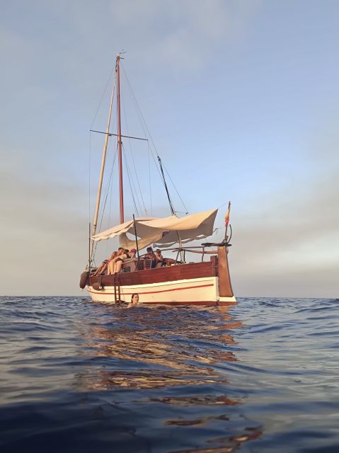 Vela Boheme ~ Vintage Sicilian Boat Tour - Food, drink, and the onboard aperitivo vibe