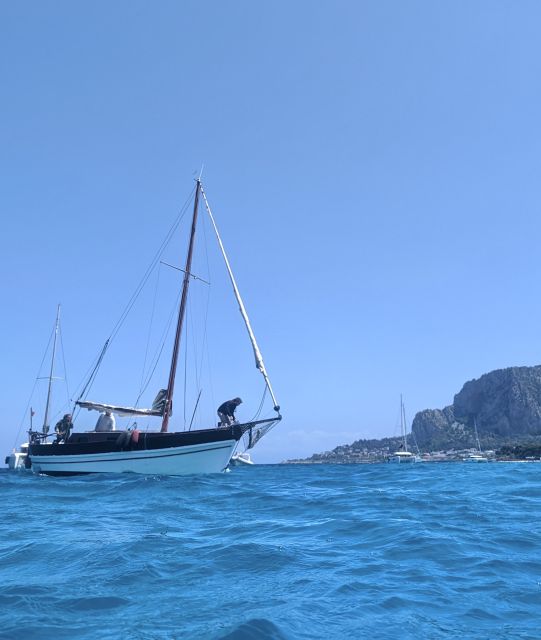 Vela Boheme ~ Vintage Sicilian Boat Tour - The Palermo Gulf route: Villegiea to Mondello in a few hours