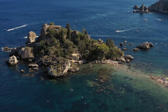 Visit of the bay of Taormina with private boat - Meeting at Marina di Schisó: getting on the water fast