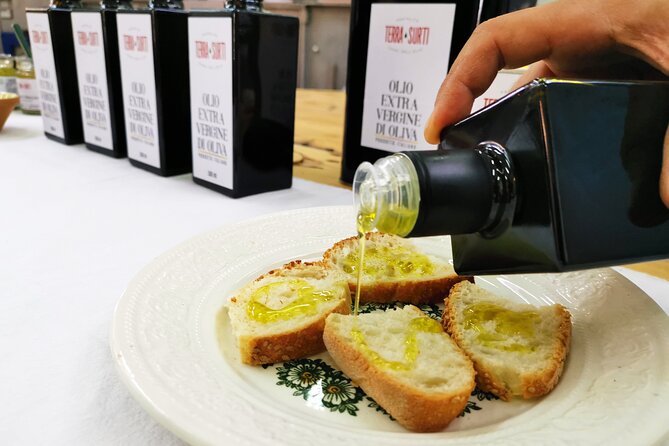 Visit to the olive grove, oil tasting and lunch at the farm - The olive oil tasting at the family mill (and what to listen for)