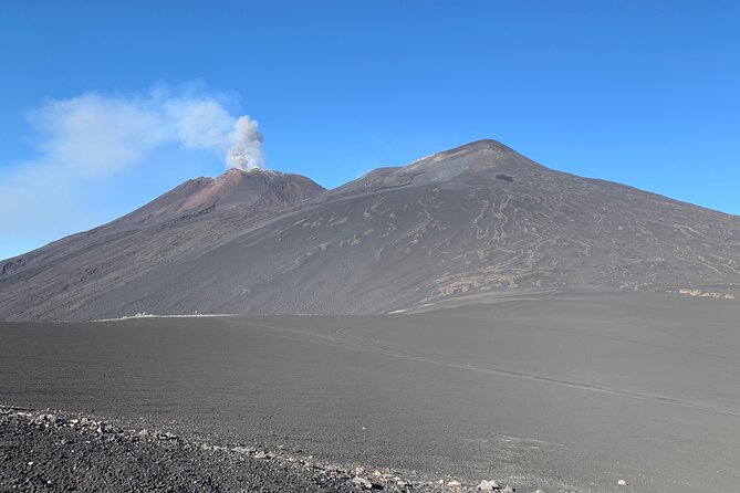 Volcanological excursion of the wild and less touristy side of the Etna volcano - What to pack and how to prepare (so the volcano stays fun)