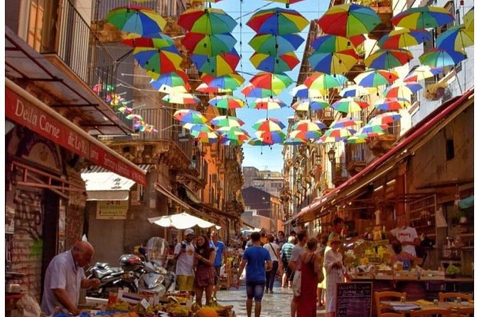 "Walking Through Catania : Streets, Insights & Delicious Bites" - Giardino Bellini: a calm break in the middle of the city walk