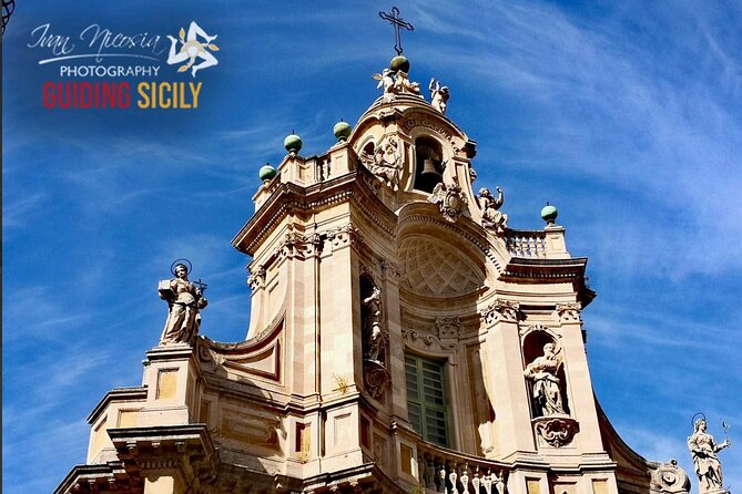 WalkingTour CATANIA - discovering the city of lava with a licensed guide - Piazza del Duomo: where Catania’s lava journey begins