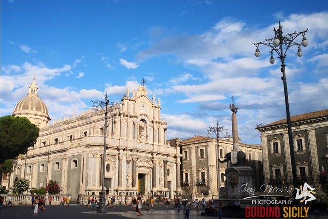 WalkingTour CATANIA - discovering the city of lava with a licensed guide - Piazza Università: the university courtyard made of lava pebbles