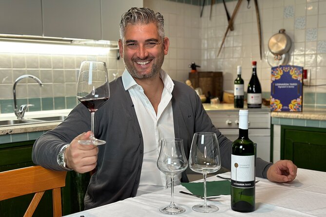 Wine tasting with gastronomic experience at Leonarda's home - Your 3-hour lunch or dinner flow in Salaparuta